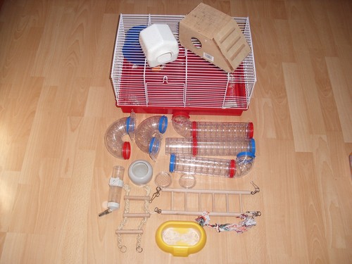 Hamsterkäfig mit viel